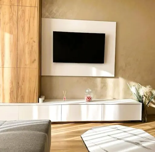 Cozy And Stylish Apartament